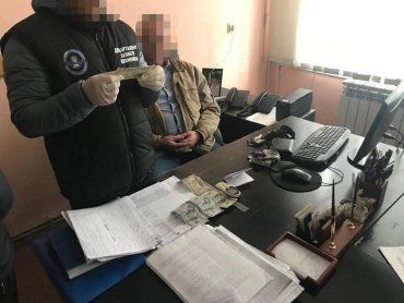 Прокуратура Закарпаття затвердила обвинувачення начальнику управління ОДА