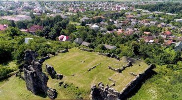Закарпаття: багатства Виноградова — унікальний мікроклімат, екзотичні культури та замок Канків