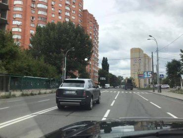 У столиці України засвітився ще один новий Rolls-Royce Cullinan