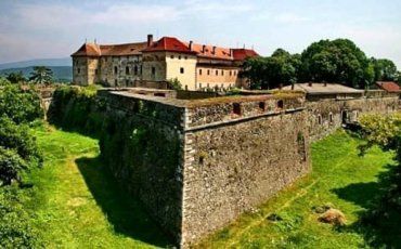 "Трійку" найвідвідуваніших музеїв Закарпаття очолює Ужгородський замок