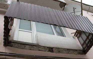 У Миколаєві впав балкон із заробітчанами-прикарпатцями: один чоловік загинув, двоє травмовані