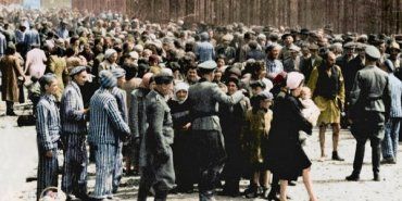 75 років тому було звільнено найбільший нацистський "табір смерті" — Освенцім
