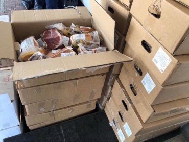 Троє українців не довезли додому тисячу кілограмів м’яса, риби та сиру — їх "стопорнули" на кордоні в Закарпатті