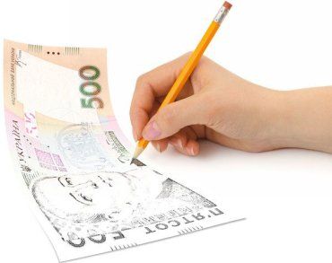 Мешканець Закарпаття придбав фальшиві 50, 100 та 200-гривневі банкноти, аби потім розраховуватися ними за товари та послуги
