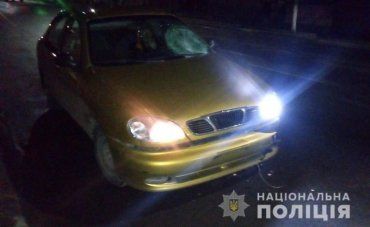 Автівка "Дейво Ланос" збила насмерть літню жінку у гірському місті Закарпаття
