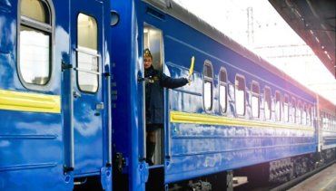 Невідомі закидали камінням міжнародний пасажирський потяг "Львів-Москва"