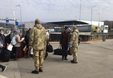 Україна запровадила обов’язкову обсервацію для всіх своїх громадян, які повертаються з-за кордону
