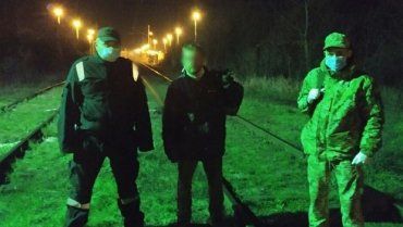 Стражі кордонів Закарпаття упіймали 2-х українців, які прагнули нелегально потрапити до Європи