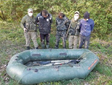 Трьох українців із надувним човном упіймали поряд із українсько-угорським кордоном
