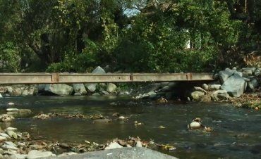 На Закарпатті відновлюють зруйновані весняною повінню бетонні мости