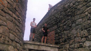 Групу молодиків, які пошкодили систему громовідведення на даху обсерваторії на горі Піп Іван, знайшли — поліція знає всіх поіменно
