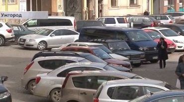 В центре Ужгорода появится шесть платных парковок