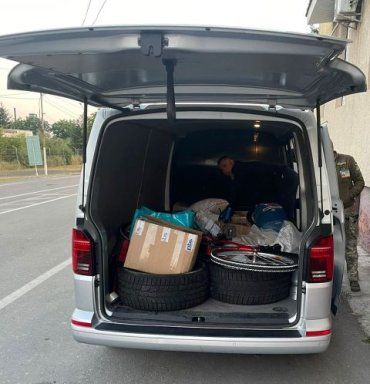 Молдаванин решил завезти "втихаря" через Закарпатье товара на полмиллиона гривен (ФОТО)