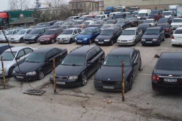 Масштабная схема: В Украине накрыли ОПГ похищавшую авто со штрафплощадок