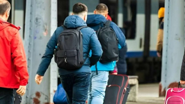  Украинские мужчины-беженцы могут массово покинуть Польшу - Forbes