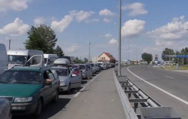 "Зелені кашкети" про причини автомобільних "тягнучок" у пунктах пропуску на кордоні з Угорщиною