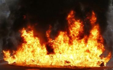 В Закарпатье спасатели укрощали бушующий огонь