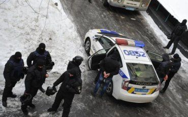 В Киевской области мужчину застрелили, а потом вывезли и выбросили на обочину