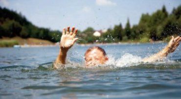  В Закарпатье один из мальчишек во время купания в реке нырнул и не выплыл