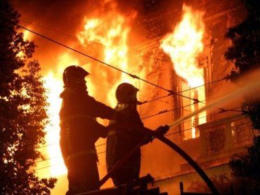 На Закарпатье в жилом доме возник пожар, есть жертвы