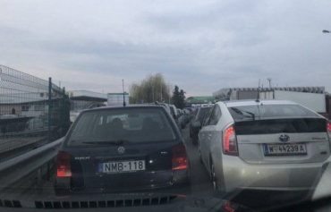 Накануне Пасхи на украинско-польской границе образовались автомобильные очереди