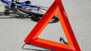В Ужгороде на Капушанской водитель "Пежо" сбил велосипедистку и скрылся