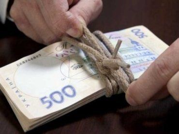 Таможенник в Закарпатье за деньги способствовал переправке контрабанды