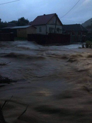 В Закарпатье беспощадная стихия затопила 26 населенных пунктов