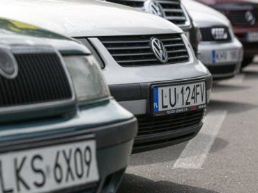 Власників "євроблях" знову закликають оформити свої автівки та уникнути космічних штрафів