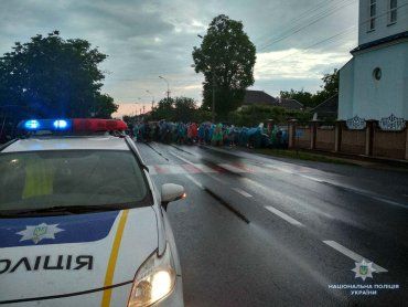 Поліція Закарпаття забезпечила порядок під час 14-годинної ходи з Ужгорода до Мукачева