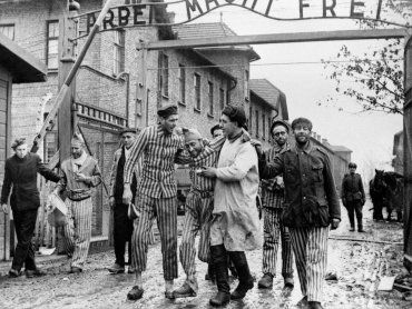 Освобождение советской армией лагеря Аушвиц-Биркенау (Освенцим)
