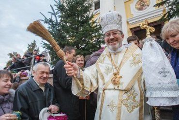 Епископ Милан Шашик попал в аварию за границей: Новые подробности 