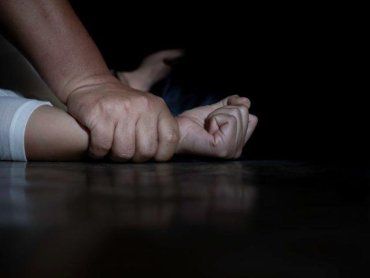 Полиция покрывает: Девочку-подростка из Закарпатья изнасиловали 6 человек, а после чего хладнокровно убили 
