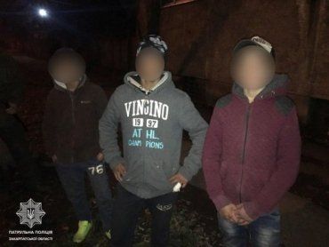 В Ужгороде возле центра банда малолетних пацанов напала на прохожего 