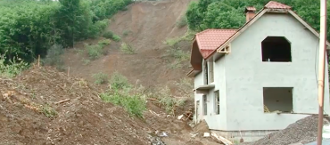 Понад 1 млн 750 тисяч гривень – орієнтовні збитки постраждалих родин від зсуву ґрунту у селищі Кольчино