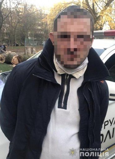 В Ужгороде две полицейские стали свидетелями аморального поступка