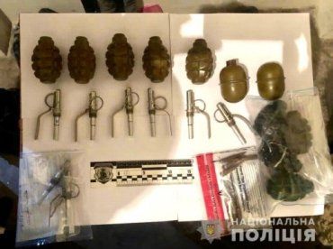 В Закарпатье обыск квартиры привел к ошеломительным результатам: Оружия хватит на армию 