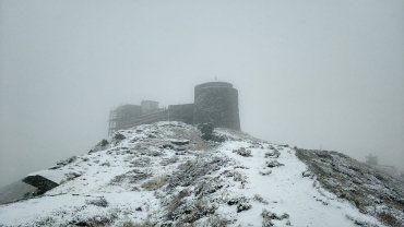 В Закарпатье во всю падает снег: Холод проникает даже сквозь фотографию