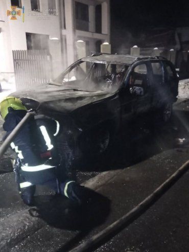 В Закарпатье дорогостоящий "BMW" внезапно охватил огонь 