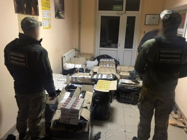 В Закарпатье зафиксировали очередную попытку табачных контрабандистов подкупить стража границы