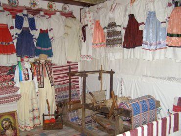 Рідкісні експонати сільського побуту закарпатців поповнили музей в Ужгороді