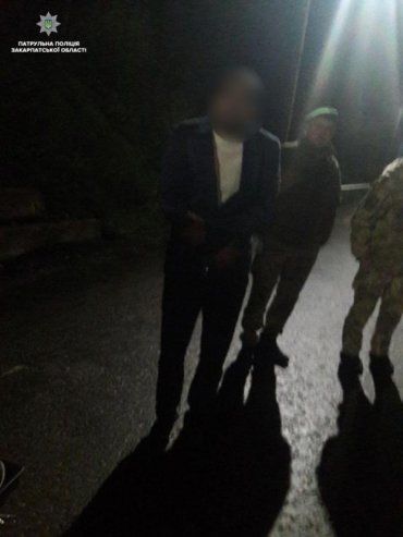 В Закарпатье около полуночи остановили водителя, который заметно нервничал при виде полиции