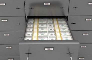 В Мукачево ограбили VS Bank, вынесли на 100 млн грн