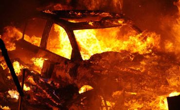 В Закарпатье огонь превратил автомобиль в кучку хлама
