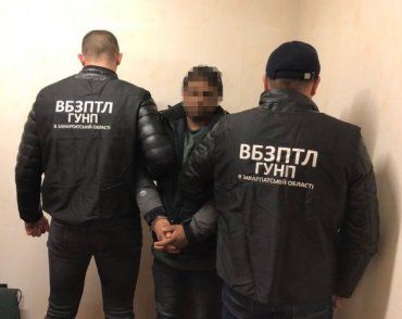 Полицейские из Закарпатья в Киеве провели спецоперацию по задержанию двух преступников 