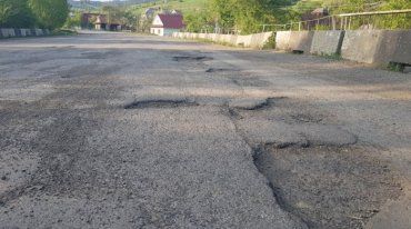 В Закарпатье на совещании ОГА обговорили проблему ужасных дорог 