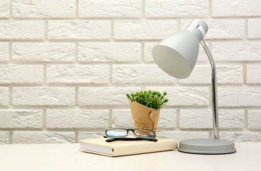 Рынок предлагает офисные и декоративные настольные лампы