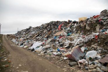В Закарпатье глава ОВА устроил разгон за сброс "левого" мусора на ужгородский полигон