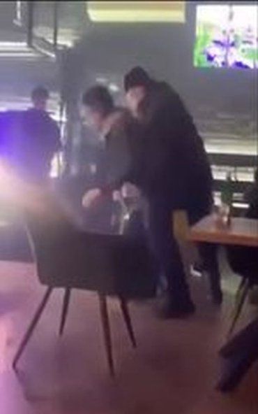 В Закарпатье на депутата напал вооруженный и пьяный "избиратель" 