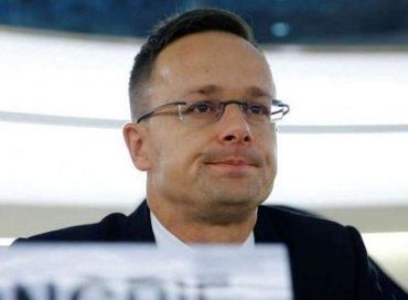 Сийярто пригрозил выслать украинского консула в ответ на шаги Украины